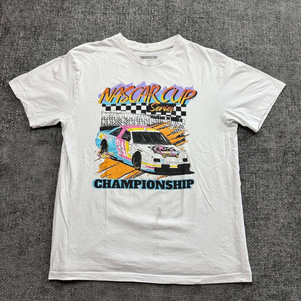 NASCAR Cup Series Racing Graphic Tee Mens Medium White Y2K Retro Sport Shirt